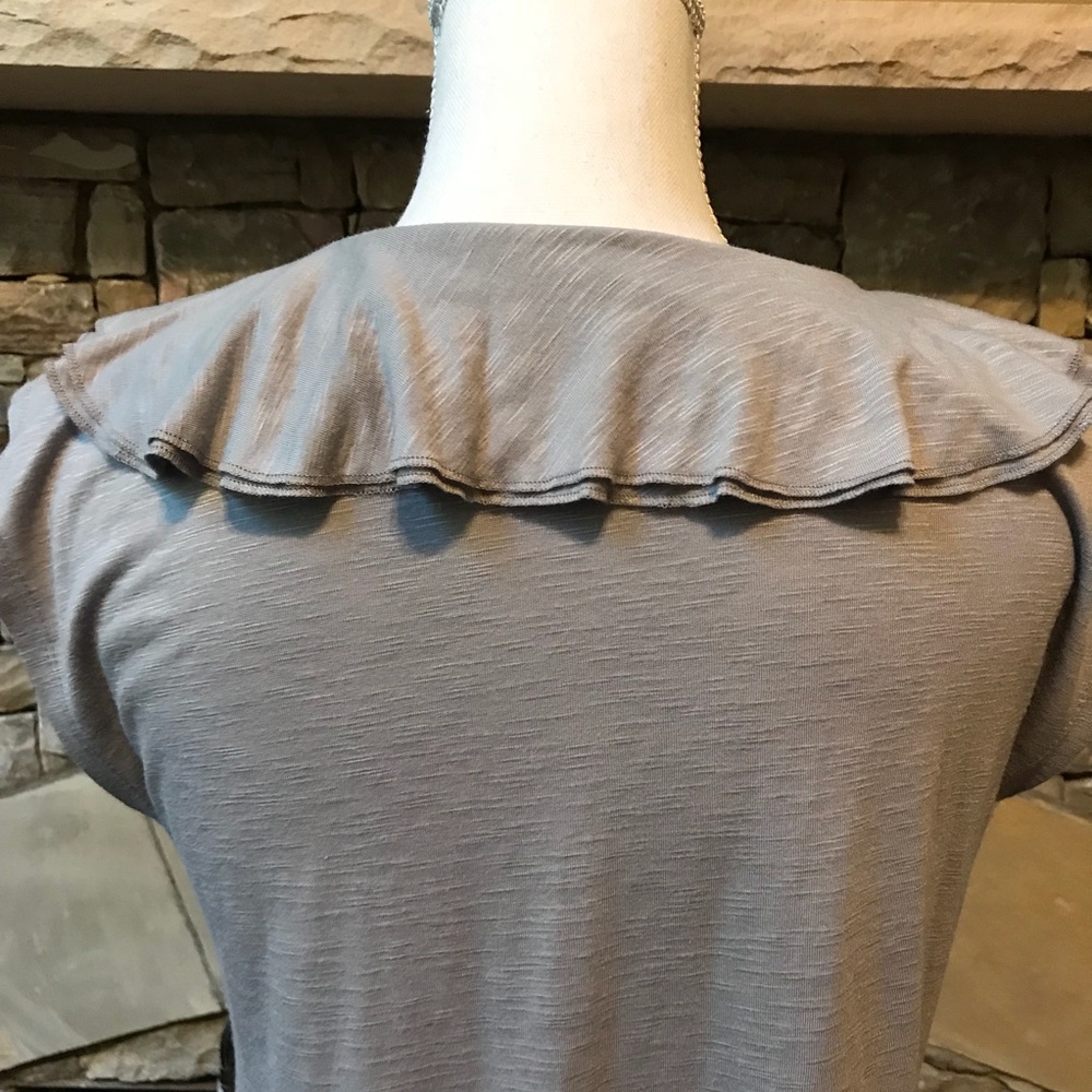 NWT Ann Taylor LOFT Cap Sleeve Ruffle Top Small - Picture 6 of 8